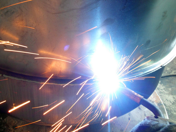 建筑施工用小型攪拌機(jī)焊接--河北東圣吊索具制造有限公司--小型攪拌機(jī)|石材夾具|液壓堆高車|手動(dòng)叉車 建筑施工用小型攪拌機(jī)焊接--河北東圣吊索具制造有限公司--小型攪拌機(jī)|石材夾具|液壓堆高車|手動(dòng)叉車