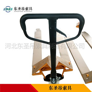 地牛搬運(yùn)叉車--河北東圣吊索具制造有限公司--手動叉車|液壓堆高車|小型攪拌機(jī)|石材夾具