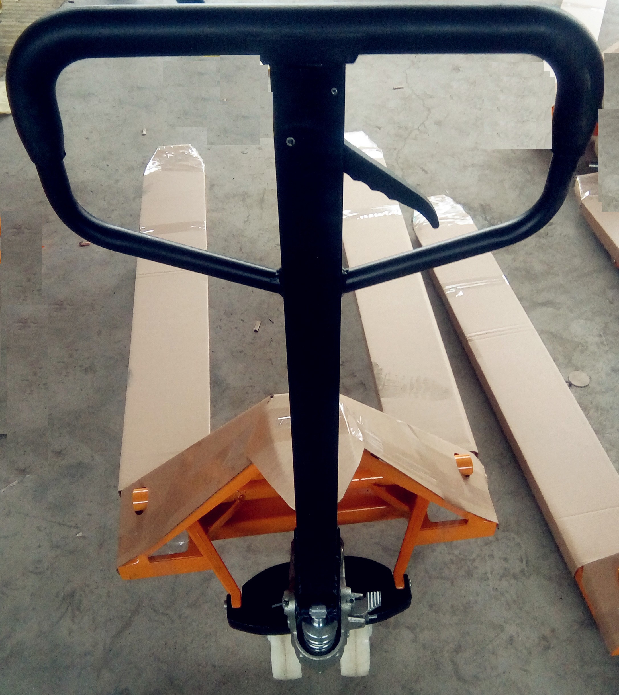 手動搬運(yùn)叉車--河北東圣吊索具制造有限公司--手動叉車|液壓堆高車|石材夾具|小型攪拌機(jī)